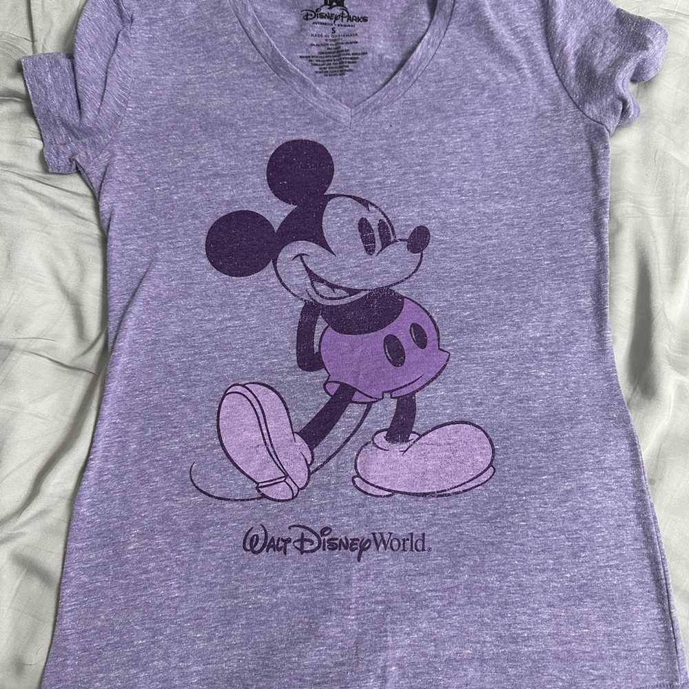RARE Mickey Mouse Disney Parks Exclusive Women’s Purple T-Shirt Size Small